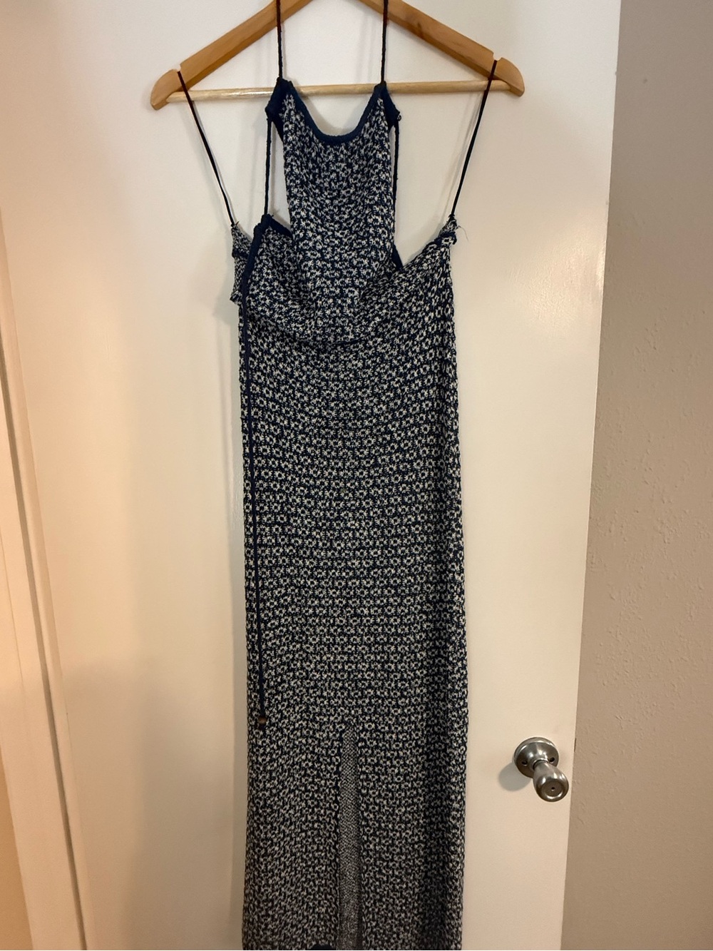 MINDY BACKLESS SWEATER DRESS - Picture 7 of 10